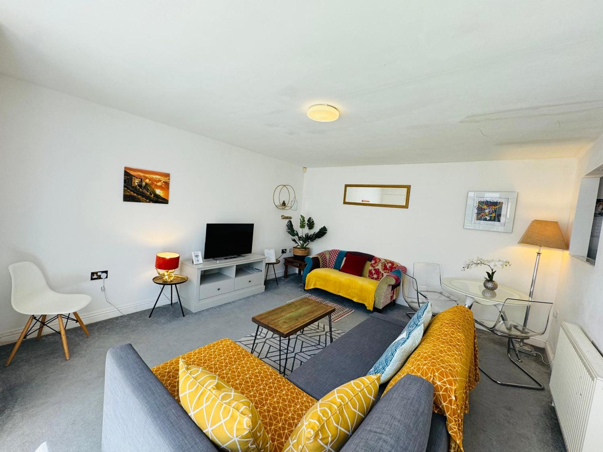 The Old Queens Stable On Sea Apartment *